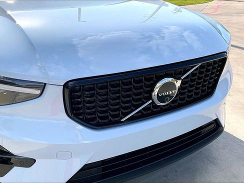 New 2026 Volvo XC40 B5 Plus w/ Protection Package Premier AWD/4WD image 41