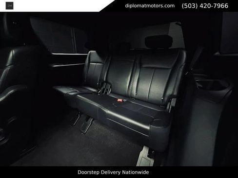 Used 2020 Ford Expedition XLT w/ Equipment Group 202A AWD/4WD image 27