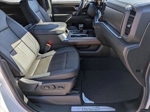 Certified 2024 Chevrolet Silverado 1500 High Country w/ Technology Package image 21