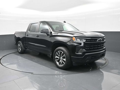 Used 2023 Chevrolet Silverado 1500 RST AWD/4WD image 2