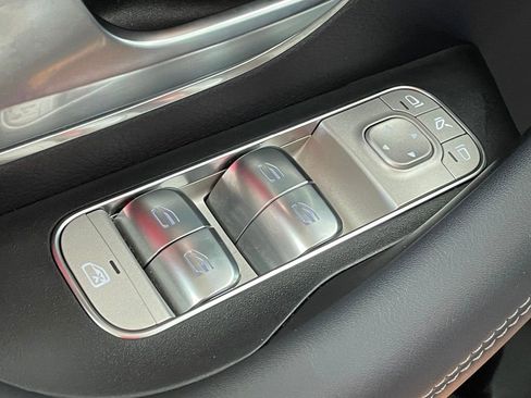 Used 2024 Mercedes-Benz GLE 450e 4MATIC image 16