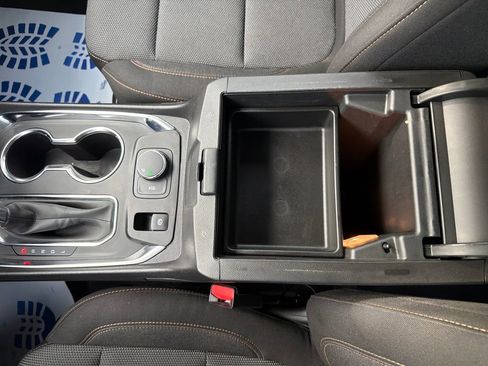 Used 2021 Chevrolet Traverse LS image 27