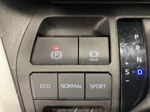 Used 2023 Toyota RAV4 XLE FWD image 17