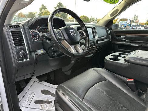Used 2018 RAM 1500 Laramie image 9
