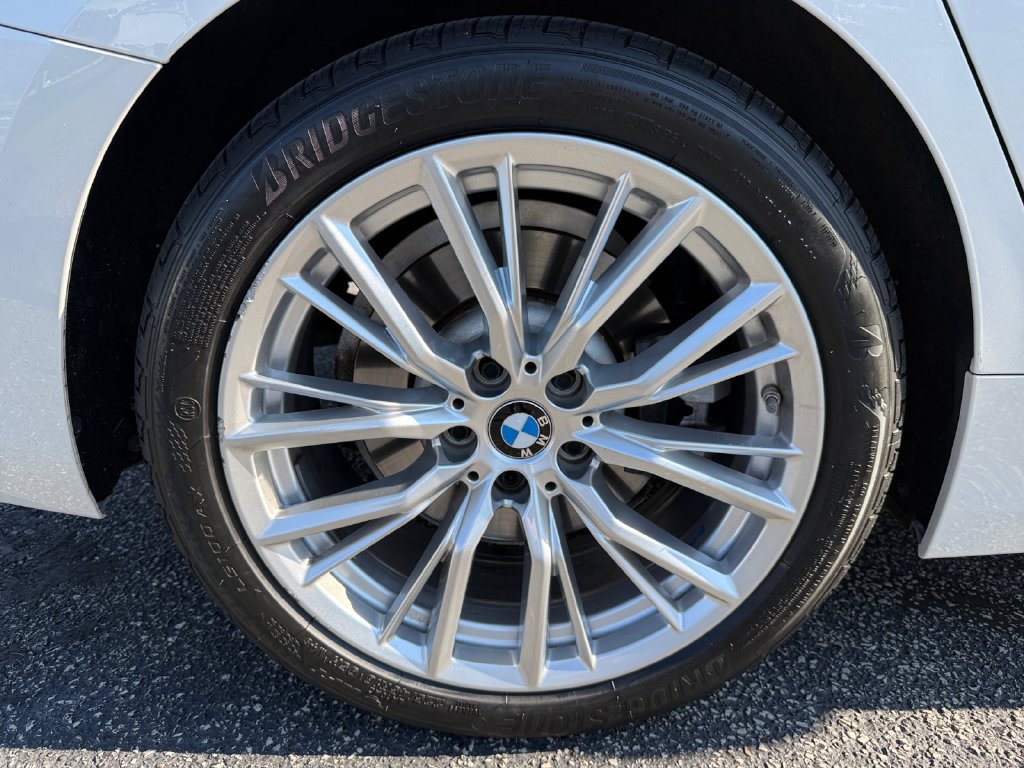 Certified 2024 BMW 330i xDrive Sedan w/ Premium Package AWD/4WD image 17