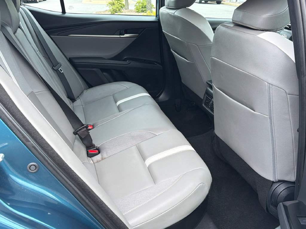 Used 2025 Toyota Camry SE w/ Convenience Package FWD image 12