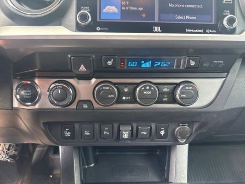 Used 2020 Toyota Tacoma Limited AWD/4WD image 33