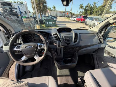 Used 2018 Ford Transit 250 148 High Roof RWD image 3