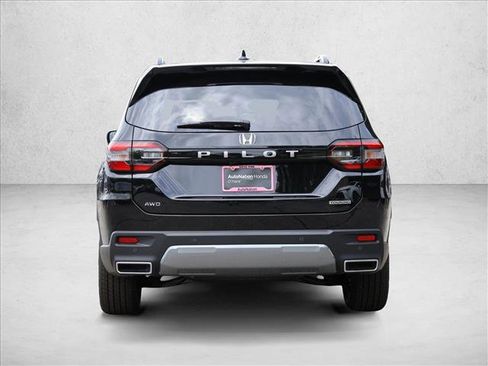 New 2026 Honda Pilot Touring image 6