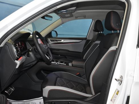 New 2026 Volkswagen Atlas Peak Edition AWD/4WD image 6
