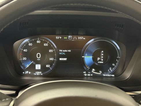 Used 2018 Volvo XC60 T8 Inscription w/ Luxury Seat Package image 28