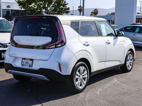 Used 2023 Kia Soul LX FWD image 22