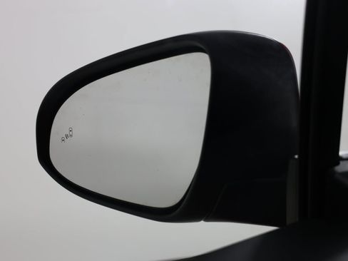 Used 2021 Toyota C-HR XLE image 14