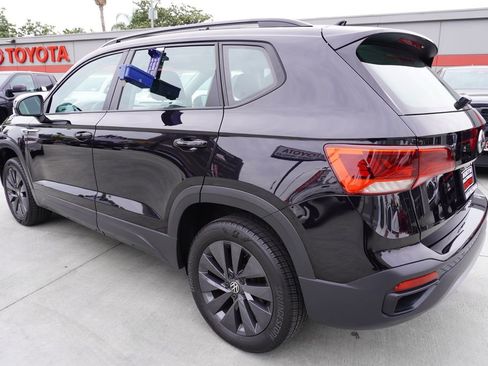 Used 2023 Volkswagen Taos S FWD image 5