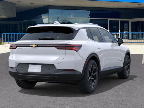 New 2026 Chevrolet Equinox EV LT image 4