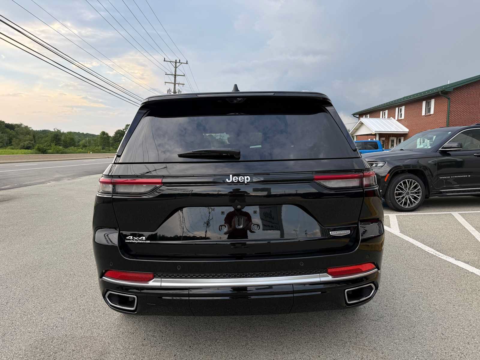 Certified 2023 Jeep Grand Cherokee Summit AWD/4WD image 5