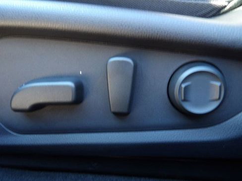 Used 2025 Subaru Crosstrek 2.5i Limited w/ Popular Package #4A image 15