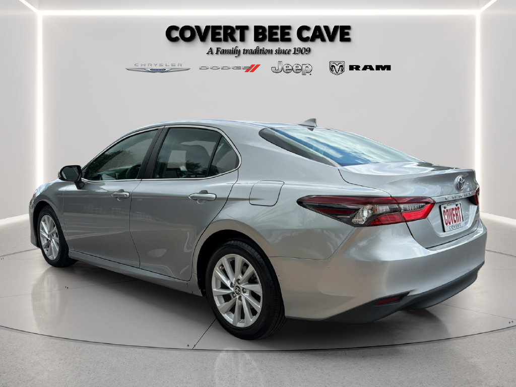 Used 2021 Toyota Camry LE FWD image 5