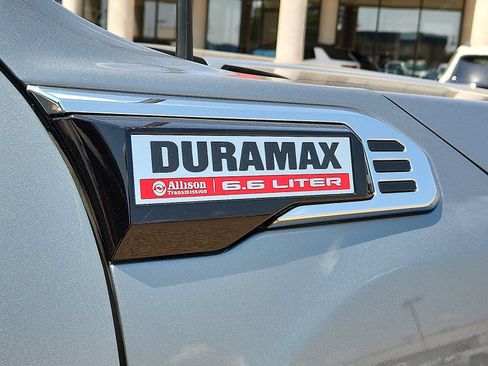 Used 2025 GMC Sierra 2500 Denali w/ Denali Reserve Package AWD/4WD image 9