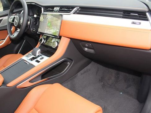 New 2026 Jaguar F-PACE R-Dynamic S image 24