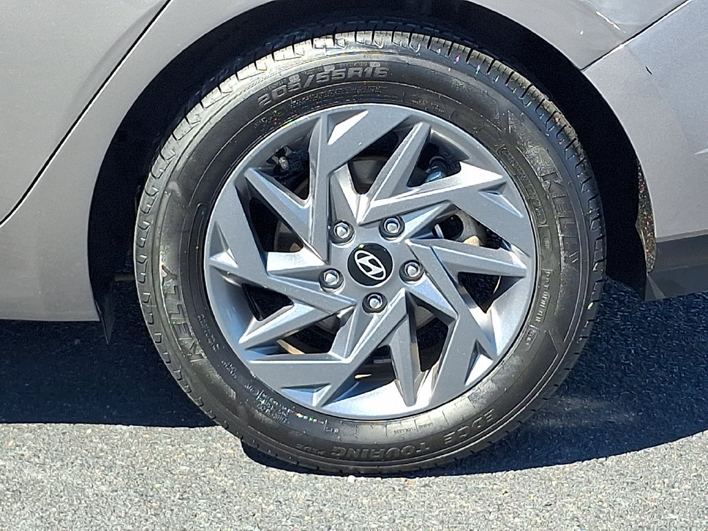 Used 2024 Hyundai Elantra SEL FWD image 8