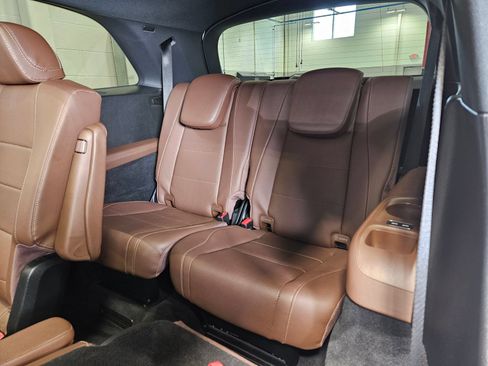 Used 2024 Mercedes-Benz GLS 450 4MATIC image 14