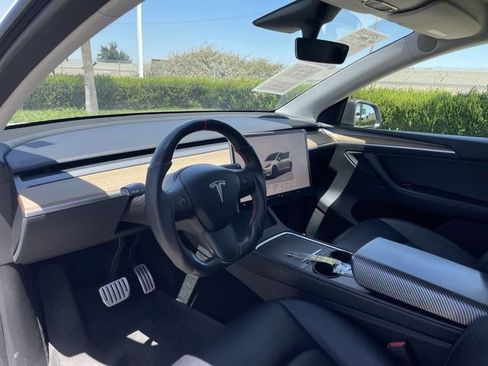 Used 2023 Tesla Model Y Long Range AWD/4WD image 10