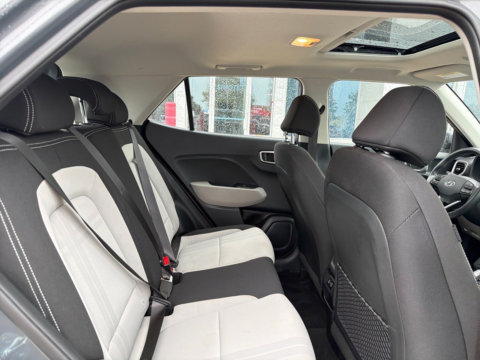 Used 2025 Hyundai Venue SEL FWD image 26