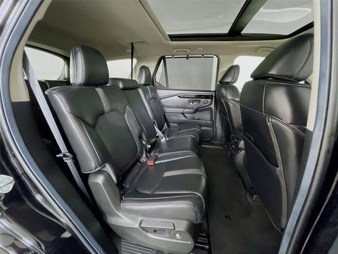 Certified 2025 Honda Pilot Touring image 35