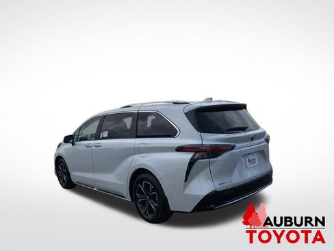 New 2026 Toyota Sienna Platinum AWD/4WD image 5