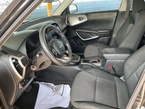 Used 2022 Kia Soul LX w/ Technology Package image 10