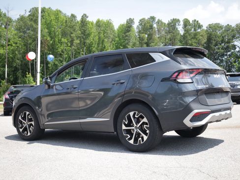 Used 2024 Kia Sportage EX FWD image 2