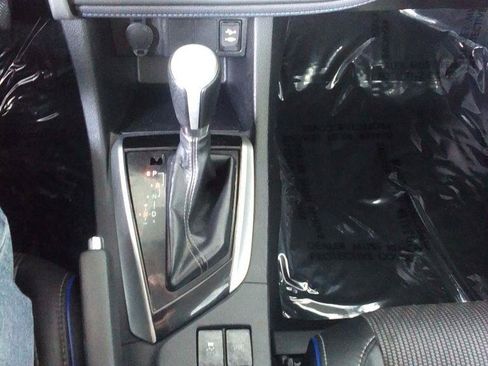Used 2017 Toyota Corolla SE FWD image 11