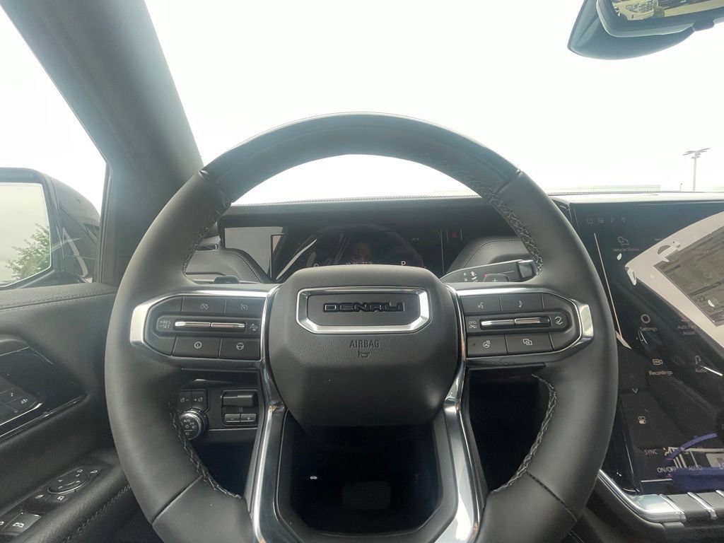 New 2026 GMC Yukon Denali w/ Advanced Technology Package AWD/4WD image 13