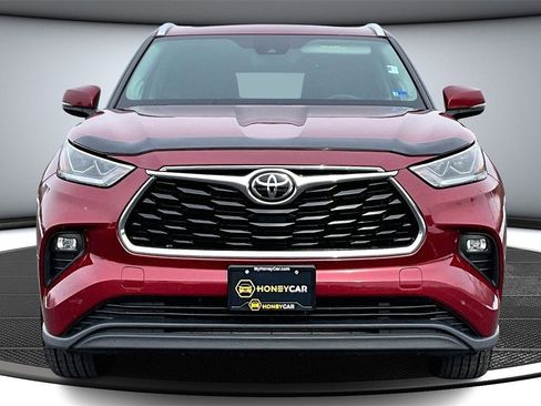 Used 2020 Toyota Highlander Limited image 2