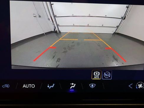 New 2026 Chevrolet Equinox EV LT image 22