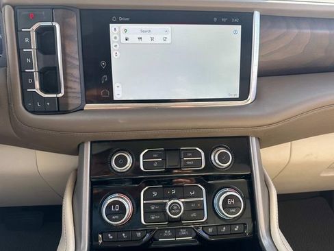 Used 2022 GMC Yukon XL Denali image 24