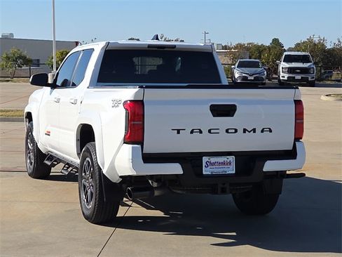 Used 2024 Toyota Tacoma TRD Sport image 7