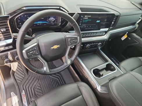 Used 2024 Chevrolet Silverado 2500 LTZ w/ LTZ Premium Package AWD/4WD image 10