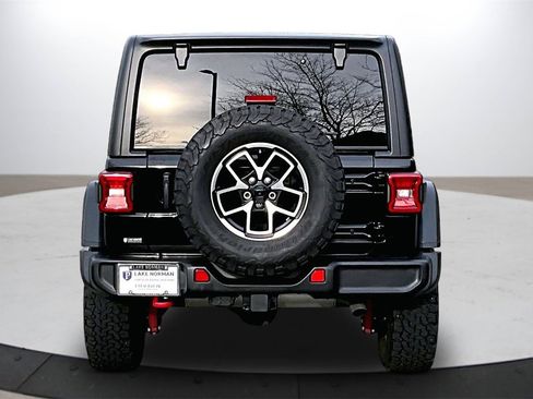 Certified 2024 Jeep Wrangler Unlimited Rubicon w/ Convenience Group image 8