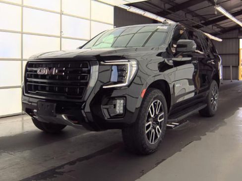 Used 2024 GMC Yukon AT4 w/ Technology Package AWD/4WD image 1