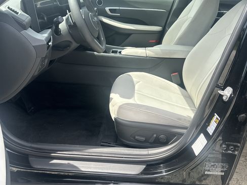 Used 2025 Hyundai Sonata SEL FWD image 9