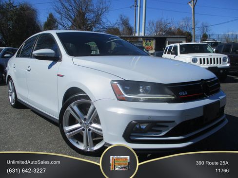 Used 2017 Volkswagen Jetta GLI FWD image 1