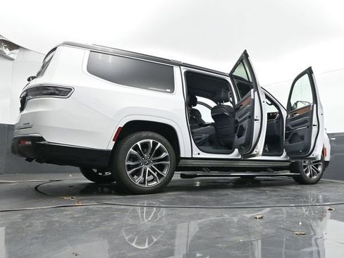 Used 2024 Jeep Grand Wagoneer L Series III image 79