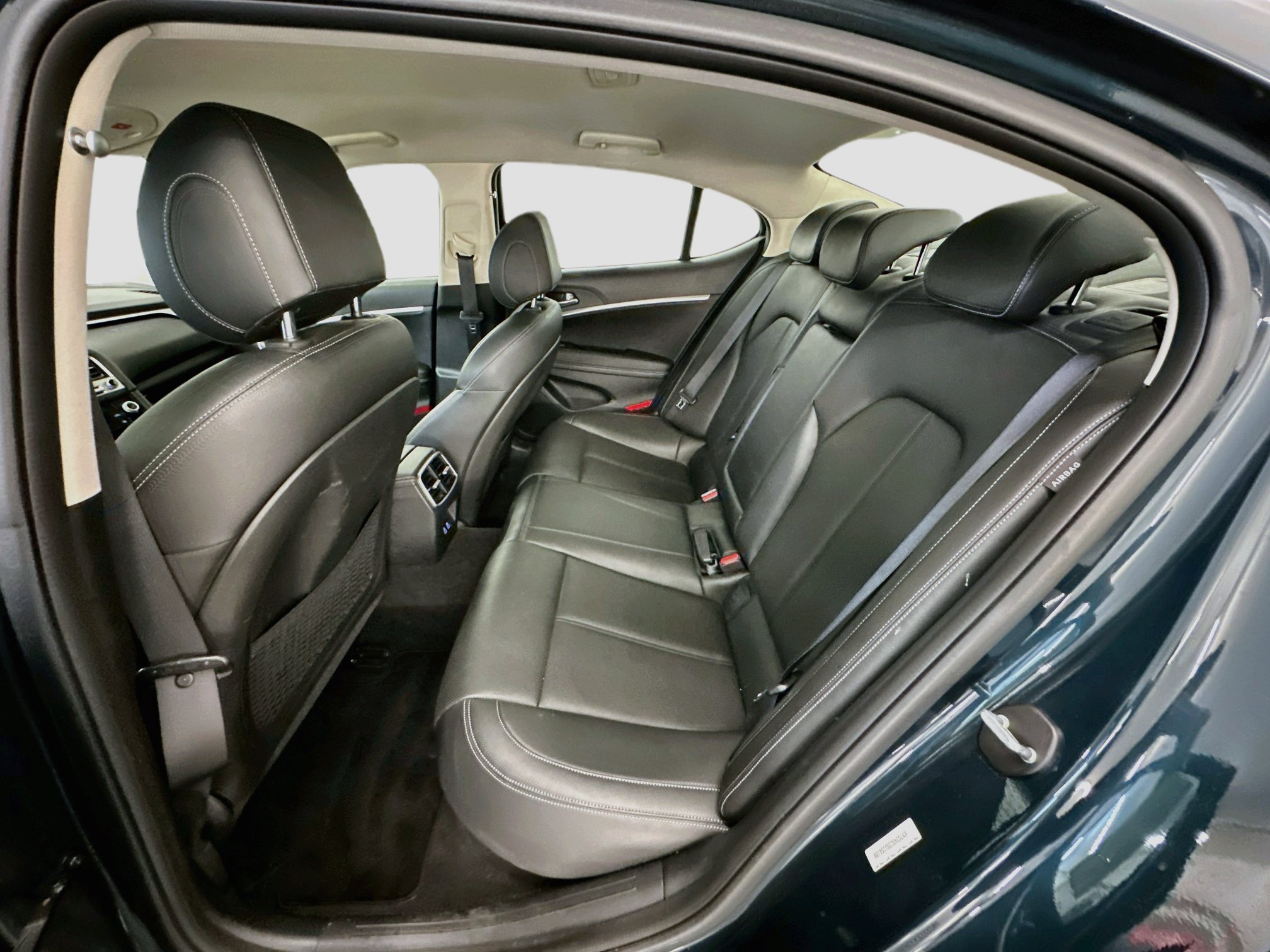 Used 2025 Genesis G70 2.5T AWD/4WD image 29