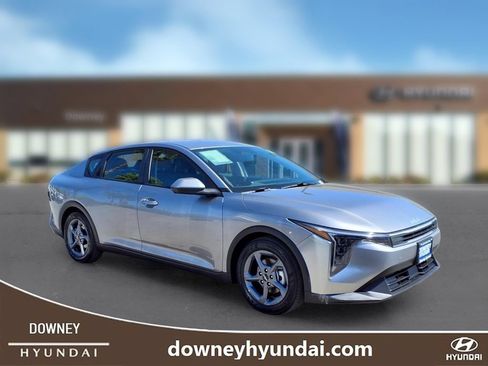 Used 2025 Kia K4 FWD image 3