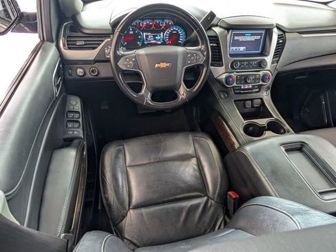 Used 2018 Chevrolet Suburban LT image 8