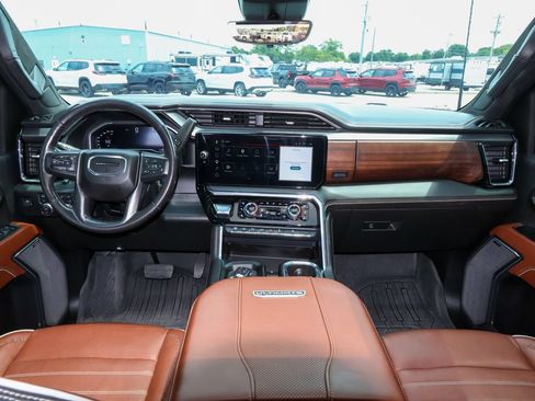Used 2024 GMC Sierra 2500 Denali Ultimate w/ Max Trailering Package AWD/4WD image 15