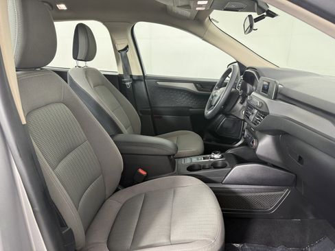 Used 2020 Ford Escape S image 10