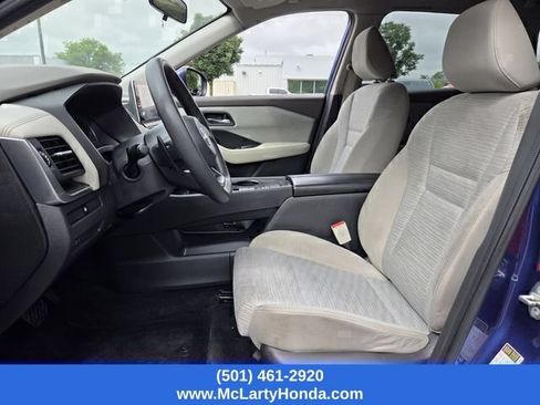 Used 2023 Nissan Rogue SV FWD image 9